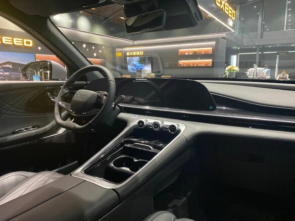 2025 Exeed RX, серый, 4250000 рублей - вид 5