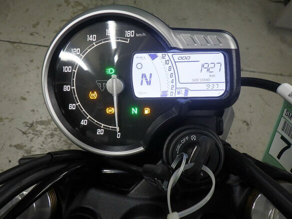 2025 Triumph Speed 400, красный, 615000 рублей - вид 8