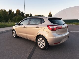 2013 Kia Rio 4-speed III, бежевый, 1500000 рублей, вид 5