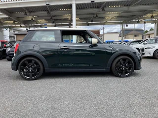 2023 Mini Hatch Cooper III (F55/F56) Рестайлинг 2, зелёный, 1680000 рублей, вид 5