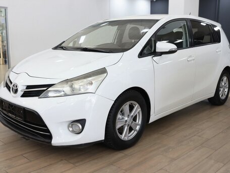 Toyota Verso I Рестайлинг