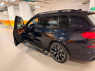 2021 BMW X7 40d I (G07), чёрный, 9100000 рублей, вид 4