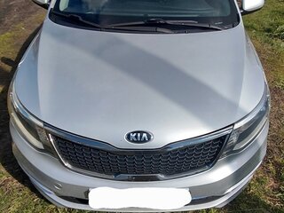 2016 Kia Rio III Рестайлинг, серебристый, 808000 рублей, вид 1