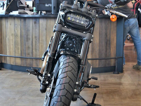 2023 Harley-Davidson Fat Bob, чёрный, 3250000 рублей, вид 2