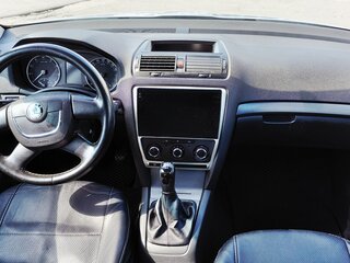 2010 Skoda Octavia II (A5) Рестайлинг, серебристый, 750000 рублей, вид 5