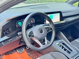 2023 Volkswagen Golf VIII, белый, 1790000 рублей, вид 3