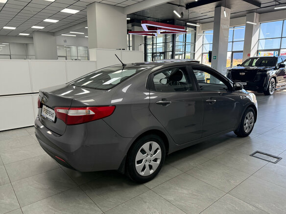 2013 Kia Rio 5-speed III, серый, 1020000 рублей - вид 3