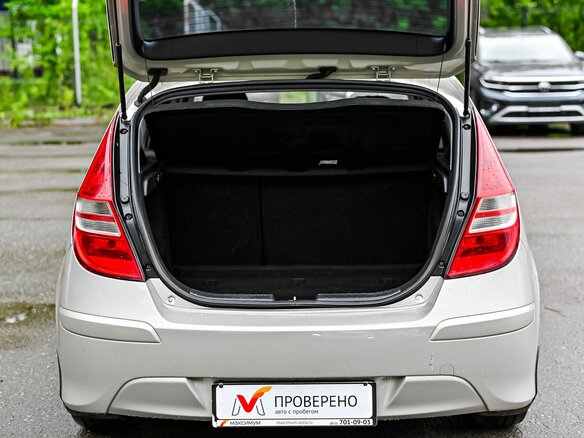 2010 Hyundai i30 I, бежевый - вид 9