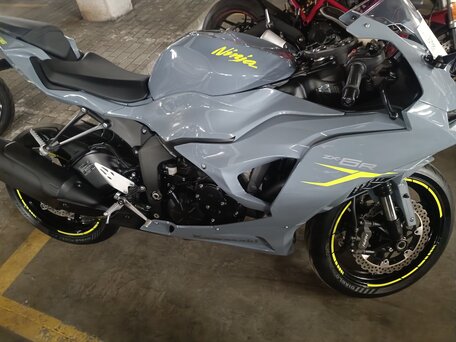 2025 Kawasaki ZX-6R Ninja, серый, 1084637 рублей, вид 1