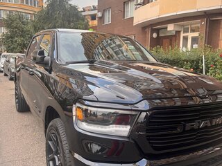 2022 Ram 1500 Crew Cab V, чёрный, 8200000 рублей, вид 2