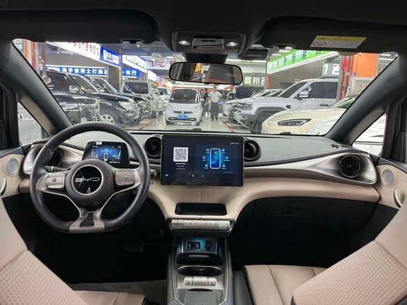 2021 BYD Dolphin 44.9 kWh I, серебристый, 1200000 рублей - вид 6