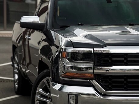 2017 Chevrolet Silverado III (K2XX) Рестайлинг, чёрный, 7700000 рублей, вид 3
