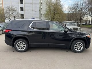 2020 Chevrolet Traverse II, чёрный, 2750000 рублей, вид 2