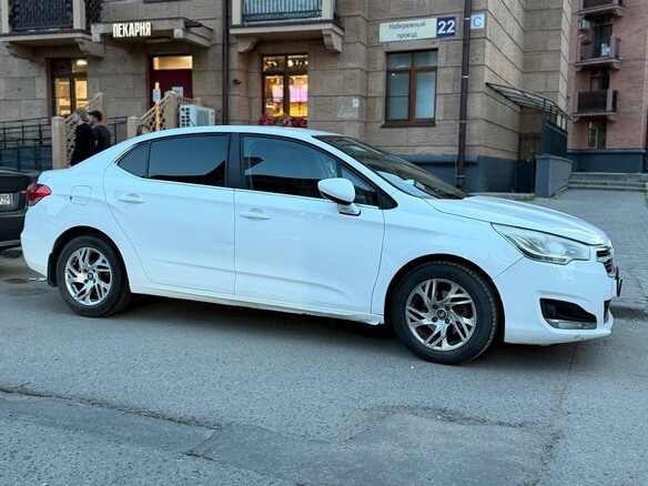 2014 Citroen C4 II, белый, 590000 рублей - вид 2