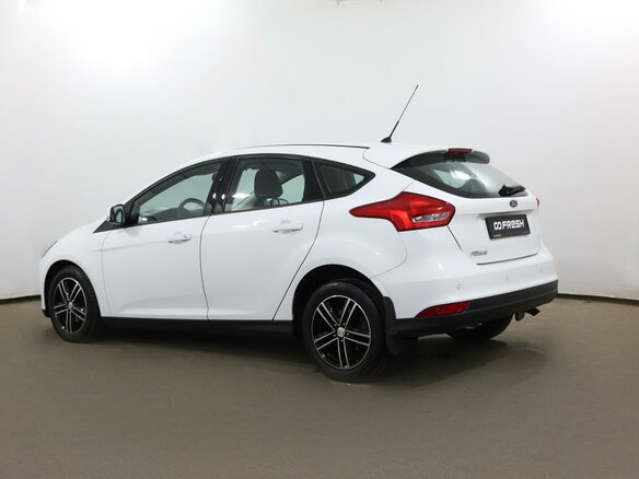 2016 Ford Focus III Рестайлинг, белый, 990000 рублей - вид 1