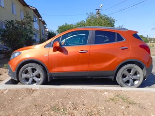 2014 Opel Mokka I, оранжевый, 1050000 рублей, вид 4