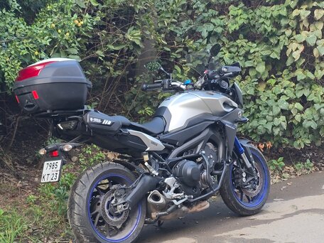 2014 Yamaha MT-09 Tracer (FJ-09), серый, 700000 рублей, вид 2