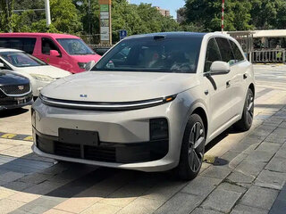 2025 Li Auto (Lixiang) L6 I, серебристый, 5700205 рублей, вид 1