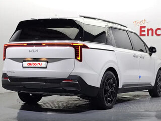 2025 Kia Carnival IV Рестайлинг, белый, 5000000 рублей, вид 4
