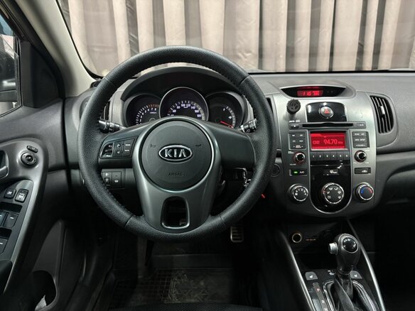 2011 Kia Cerato 6-speed II, красный - вид 11