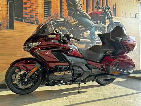 2025 Honda GL 1800 Gold Wing, красный, 4500000 рублей, вид 1