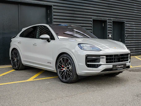 2026 Porsche Cayenne GTS Coupé III Рестайлинг, серый, 25990000 рублей, вид 5