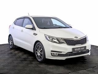 2015 Kia Rio III Рестайлинг, белый, 1250000 рублей, вид 3