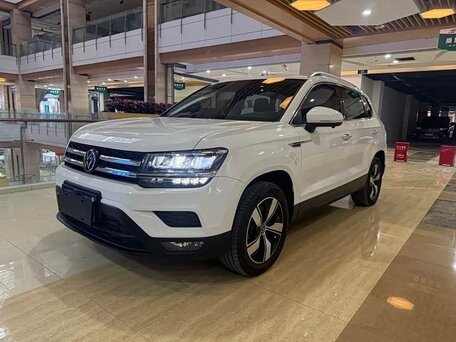 Volkswagen Tharu I