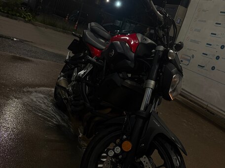 2014 Yamaha MT-07 (FZ-07), красный, 650000 рублей, вид 3