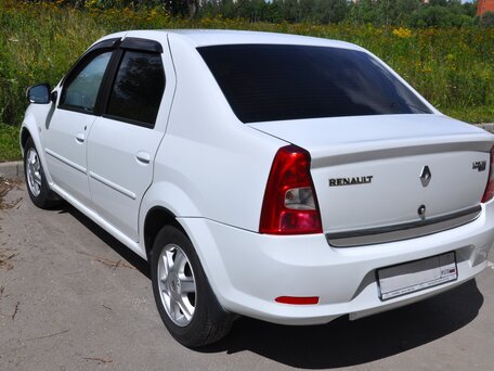 2013 Renault Logan I Рестайлинг, белый, 610000 рублей, вид 4
