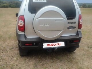 2011 Chevrolet Niva I Рестайлинг, серебристый, 450000 рублей, вид 4