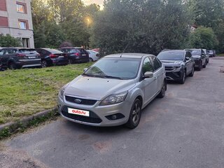 2010 Ford Focus II Рестайлинг, серебристый, 410000 рублей, вид 1