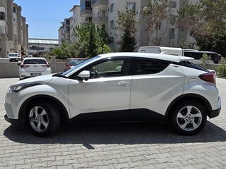 2019 Toyota C-HR I, белый, 1800000 рублей, вид 2