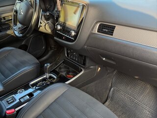 2021 Mitsubishi Outlander III Рестайлинг 3, серый, 2820000 рублей, вид 4