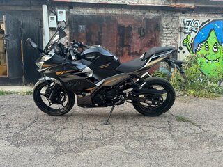 2018 Kawasaki Ninja 400, чёрный, 570000 рублей, вид 3