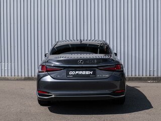 2021 Lexus ES 250 VII Рестайлинг, серый, 4449000 рублей, вид 4