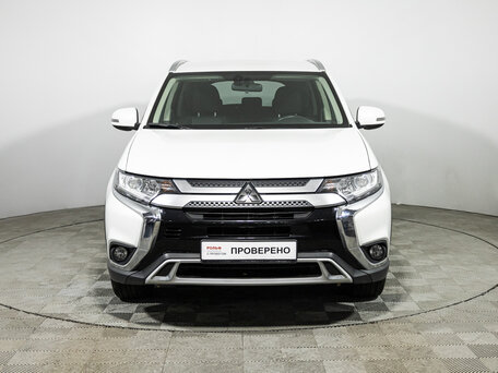 2019 Mitsubishi Outlander III Рестайлинг 3, белый, 2069700 рублей, вид 2