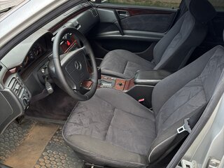 1995 Mercedes-Benz E-Класс 230 II (W210, S210), серебристый, 250000 рублей, вид 5