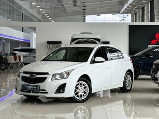 2014 Chevrolet Cruze I Рестайлинг, белый, 700000 рублей, вид 1