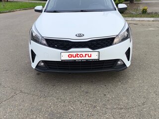 2020 Kia Rio IV Рестайлинг, белый, 1699000 рублей, вид 3