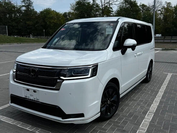 2023 Honda Stepwgn Spada VI, белый, 2000000 рублей - вид 1