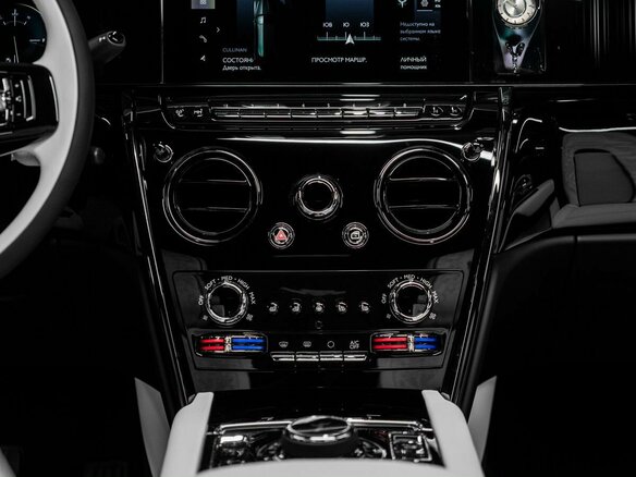 2026 Rolls-Royce Cullinan Black Badge I Рестайлинг (Series II), чёрный, 70000000 рублей - вид 15