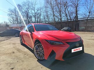2022 Lexus IS 350 III Рестайлинг 2, красный, 5800000 рублей, вид 3