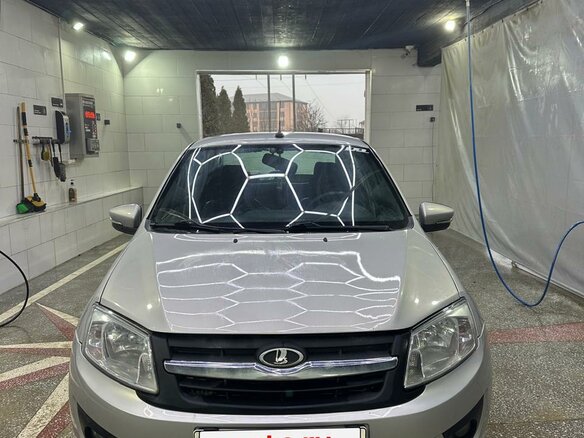 2013 Lada (ВАЗ) Granta I, серебристый, 300000 рублей