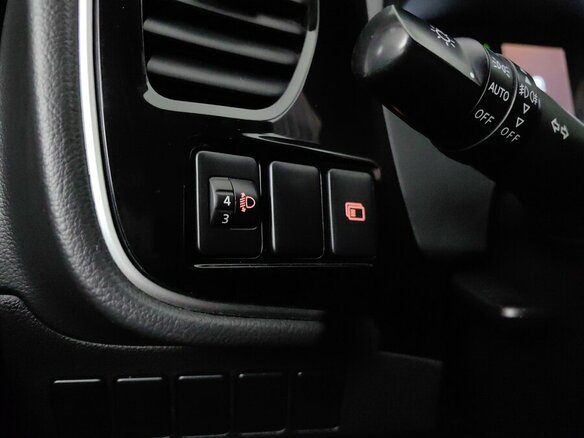 2018 Mitsubishi Outlander III Рестайлинг 2, чёрный, 1735000 рублей - вид 22