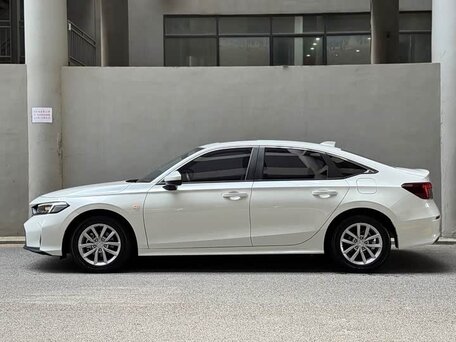 2025 Honda Civic XI Рестайлинг, белый, 2372755 рублей, вид 3