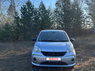 2017 Toyota Passo III, серебристый, 735000 рублей, вид 2
