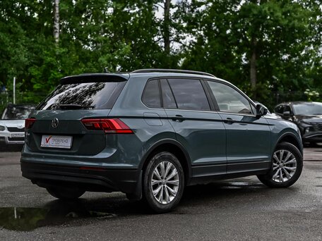 2020 Volkswagen Tiguan II, серый, 2009000 рублей, вид 2