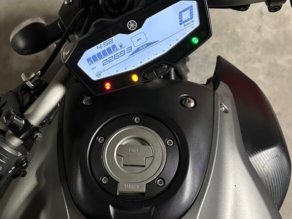 2015 Yamaha MT-07 (FZ-07), серый, 650000 рублей - вид 11