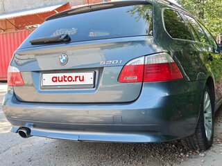 2007 BMW 5 серии 520i V (E60/E61) Рестайлинг, серый, 780000 рублей, вид 4